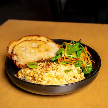 Cozy Main Square Ii With Breakfast *